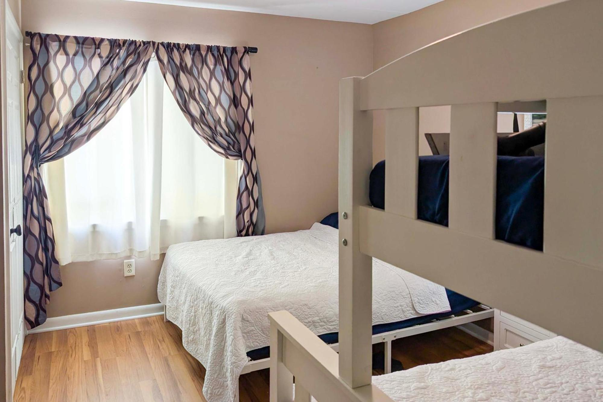 Coastal Condo With Pool, 1 Block To Wildwood Beach! 외부 사진
